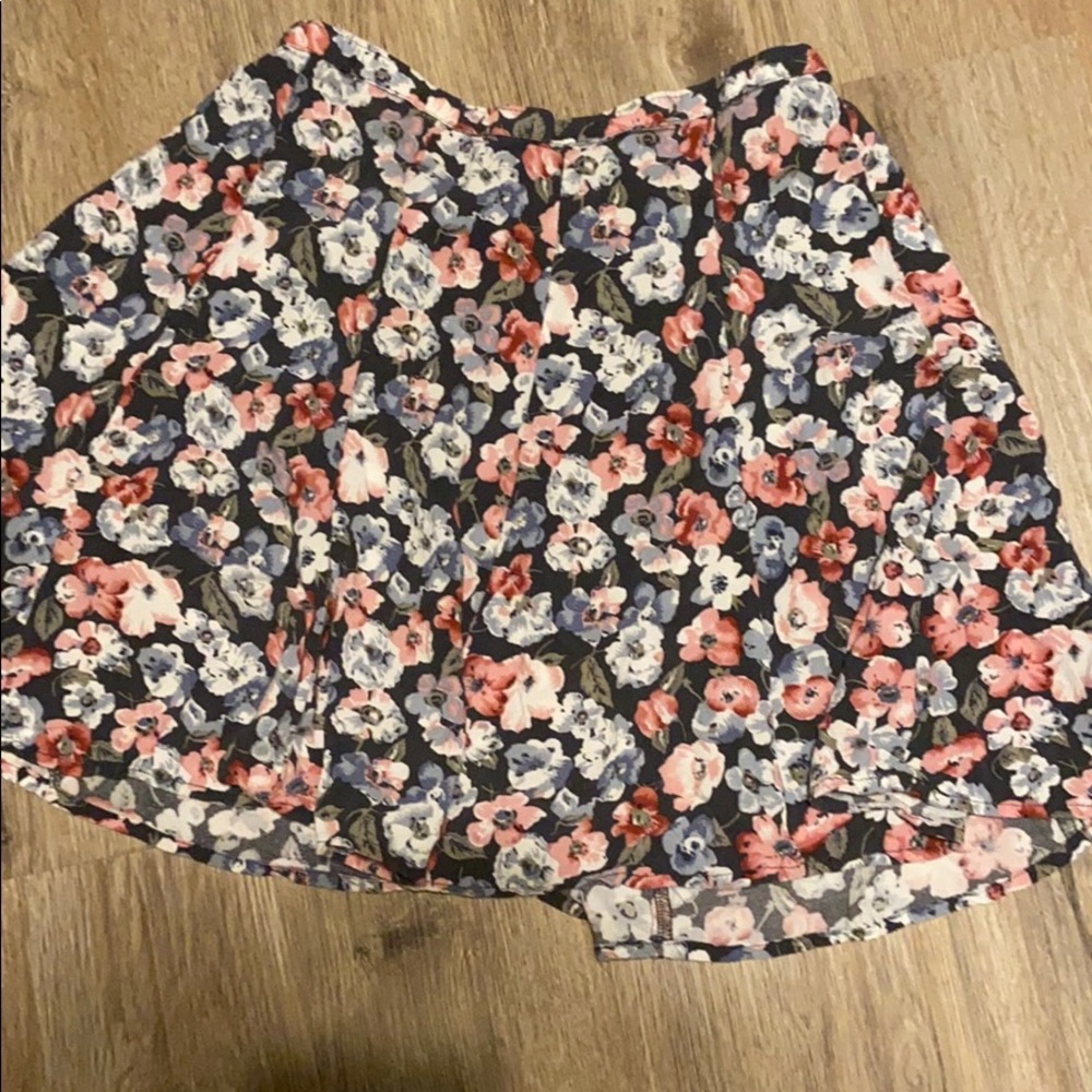 Hollister floral print skirt extra small